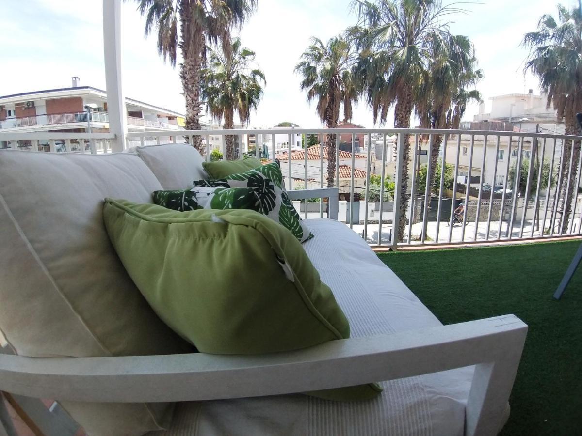 Family Deluxe Apartment Beach Castelldefels Exterior foto